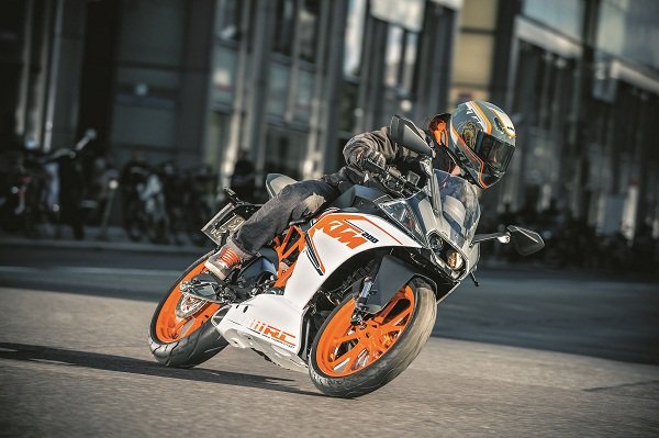 Auteco-KTM-RC-200
